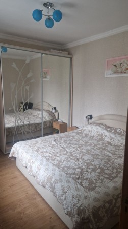 Продам ВЛАСНУ 3-кімнатну квартиру  по вулиці Старокозацька, 80,
м-н Па - фото 1