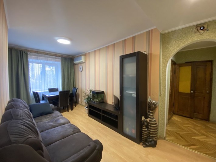 Продам 3 кімнатну квартиру у центрі міста вул. Кропивницького - фото 1