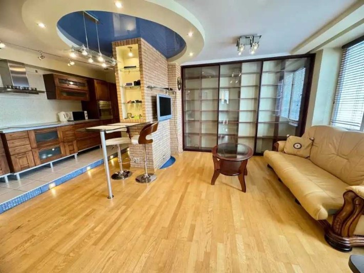 Продам 3к квартиру в центре на Вернадского - фото 1