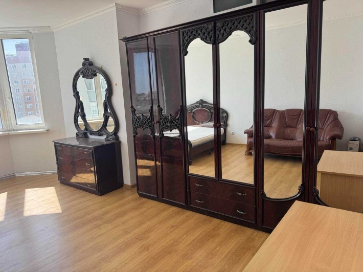 Продам 1 кімнатну квартиру 56кв.м.  по вул.Градинська 9 - фото 1