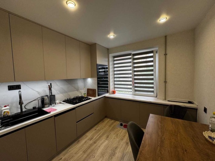 Продаж роздільної 3к квартири провулок Екіпажний, 10 ж/м Сокіл - фото 1