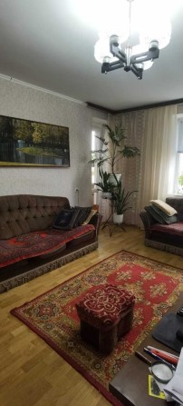 Продаж просторої 4-кімнатної квартири в центрі міста - фото 1
