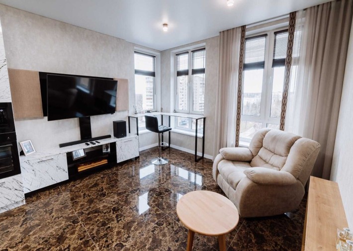 Продається 2-кімнатна квартира з ремонтом в ЖК Premier Tower - фото 1