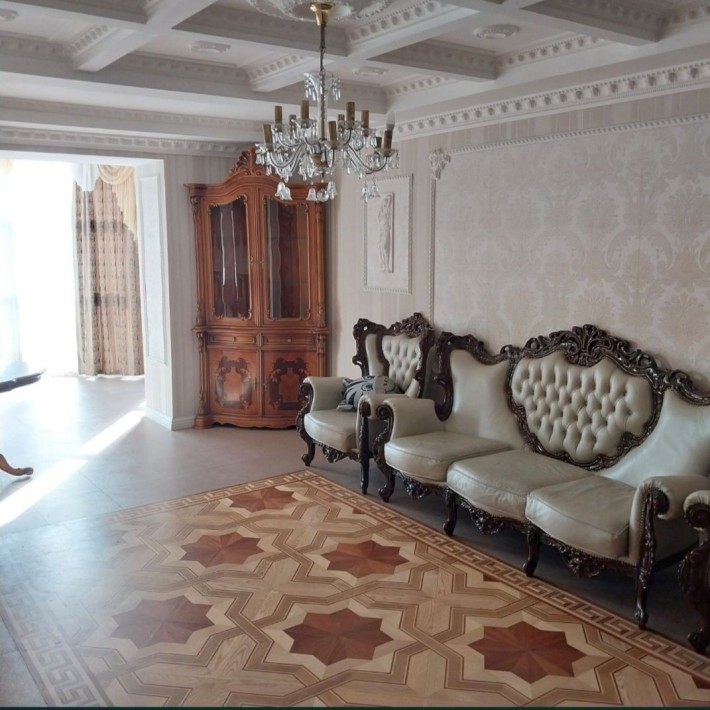 Продается просторная 3-х ком в начале проспекта Солобожанский на пр. - фото 1
