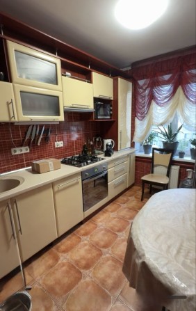 Продам 3 кімнатну квартиру з АГВ на Вишенці - фото 1