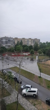 Продам 4-комн. квартиру ул. Осенняя, р-н сквера - фото 1