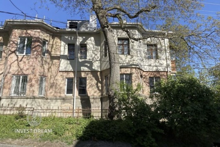 Продаж трьох кімнатної квартири в центрі міста - фото 1