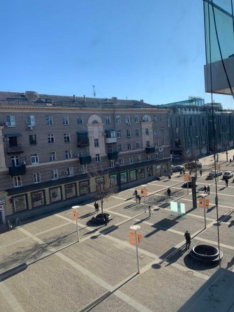 Пропоную купити 3 кім. квартиру у самому центрі міста. - фото 1