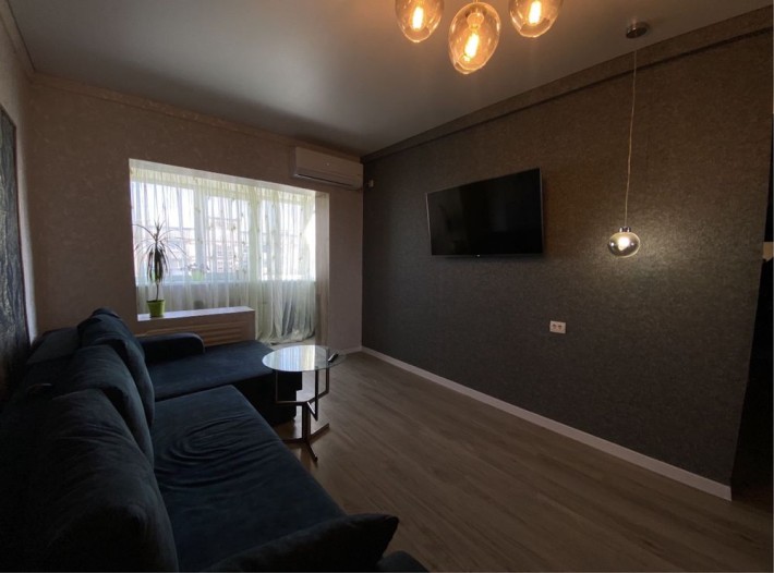 Продам 3-х кімнатну квартиру у центрі - фото 1