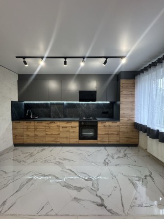 Продам 3-х кімнатну квартиру - фото 1