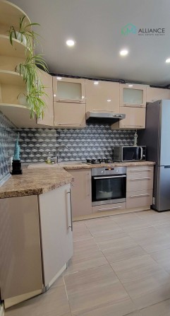 Продам трех комнатную квартиру - фото 1