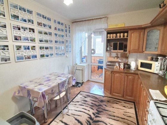 Продам 3-и к/к 76 м2 в елітному будинку з закритим двором в центрі. Кропивницкий