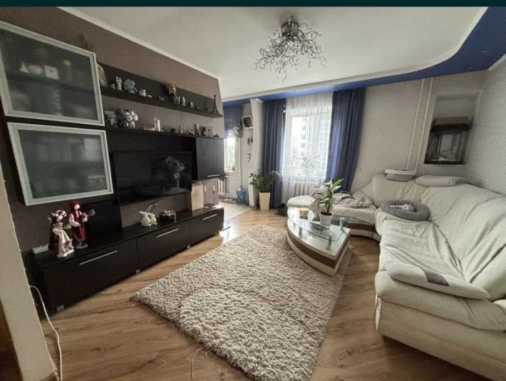 3-кімнатна квартира по вул. Грушевського - фото 1