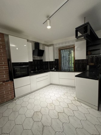 Продам 4-к квартиру на улице Троицкой/Центр - фото 1