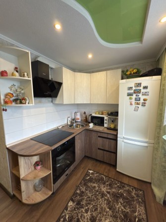 Продам 1 к квартиру пр. Поля (Кирова), 121б - фото 1
