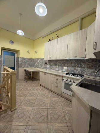 Продаж 1 кімнатної квартири + кабінет вул. Донцова - фото 1