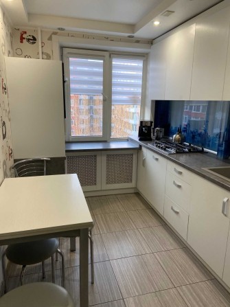 Продам 3 кім. квартиру на ж/м Парус, з якісним ремонтом! - фото 1