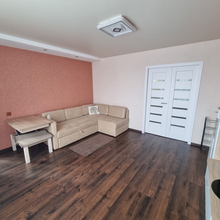Продам двухкомнатную квартиру на 3й Слободской - фото 1