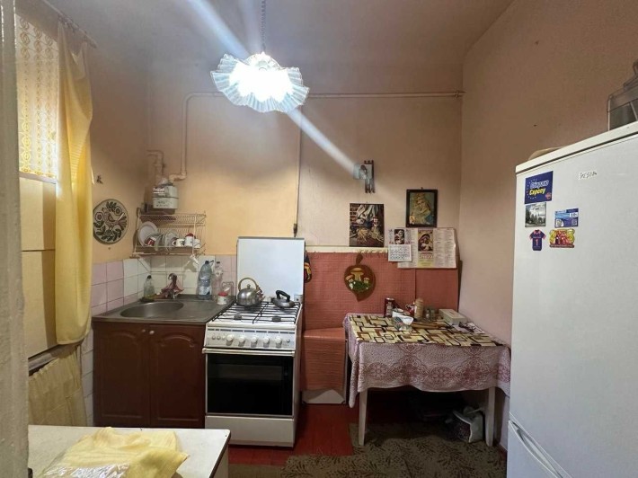 Продаж 1-кімнатної квартири по вулиці Ужгородській, тепла та світла! - фото 1