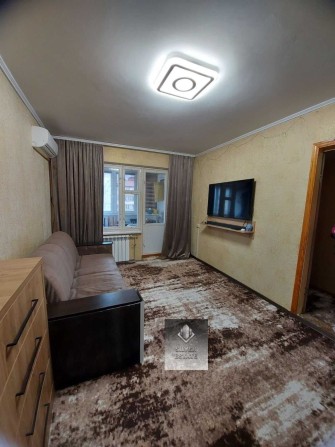 Продам 1к. квартиру в центрі  Південного мікрорайону. - фото 1