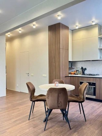 Продам 2к квартиру в центре. Парк Чкалова - фото 1