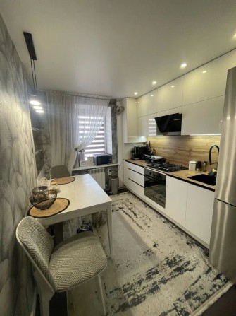 Продам 3 к квартиру в центрі ( район 5/5) - фото 1