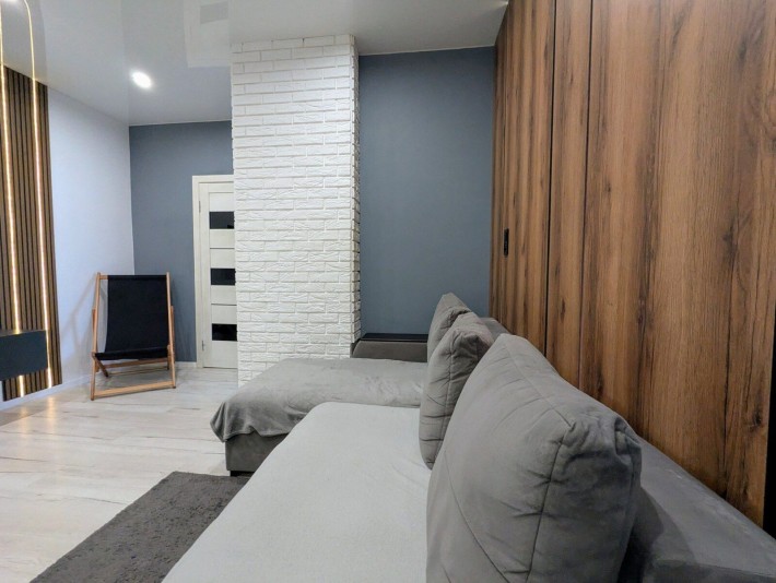 Продаж 2-кімнатної квартири 68м2 з меблями і технікою. вул. Зелена - фото 1