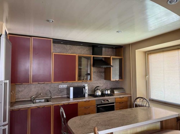 Продам отличную 3к квартиру Победа 5 Героев бул Славы - фото 1