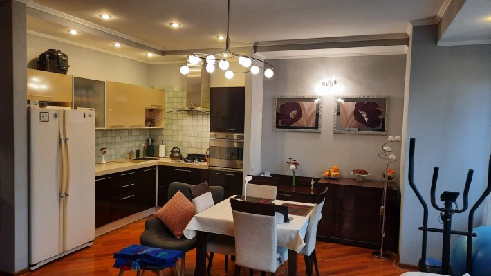 Продам 2 комн. квартиру - фото 1