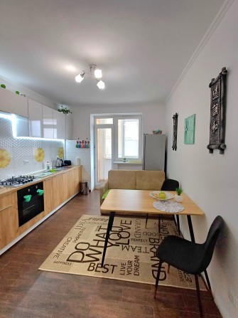 Продаж 1-кімн.кв-ри  48 м кв новобудова з ремонтом і меблями ,супер кр - фото 1