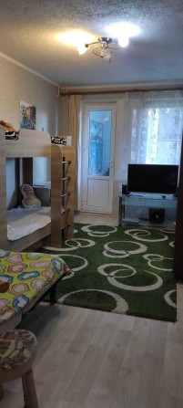 Продаю в Корабельном районе квартиру улучшенной планировки. - фото 1