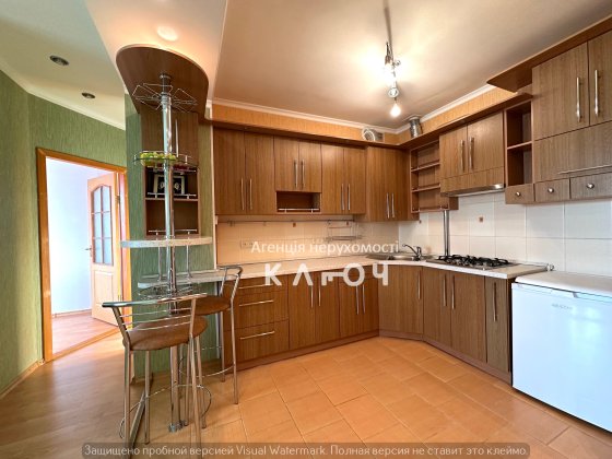 Продаж 2к квартири в ЦЕНТРІ! Меблі та техніка! Кропивницкий