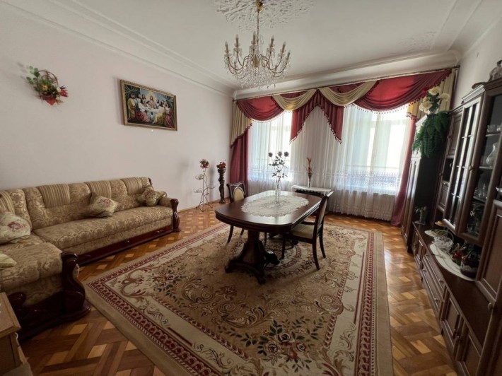 Продаж 2 кімнатної квартири в Центрі Львова вул. Вакарчука - фото 1
