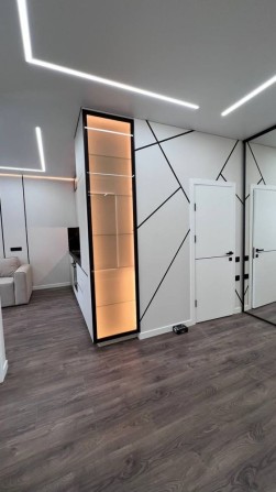 Продается светлая с красивым ремонтам квартира на Краснова. - фото 1