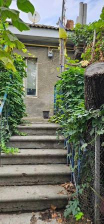 Продається самостійна 1 кімнатна квартира  в затишному дворі. - фото 1
