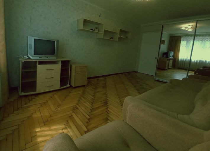 Продам двухкомнатную ул. Малиновского - фото 1