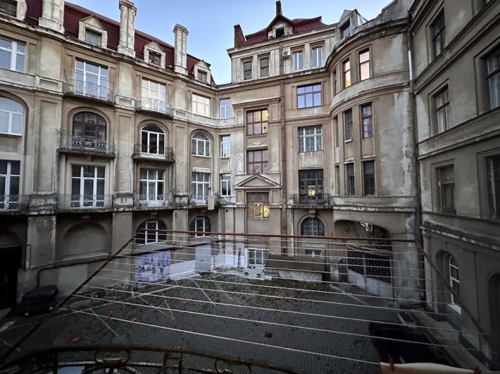 Продаж вул Менциньзького 2х кім квартири - фото 1