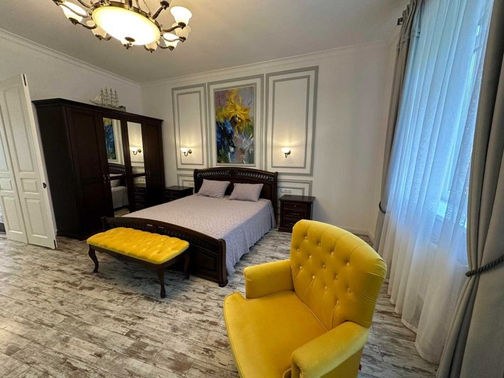 Продаж квартири ВІП класу в центрі на вул. Мосяжна. 182кв. Без комісії - фото 1