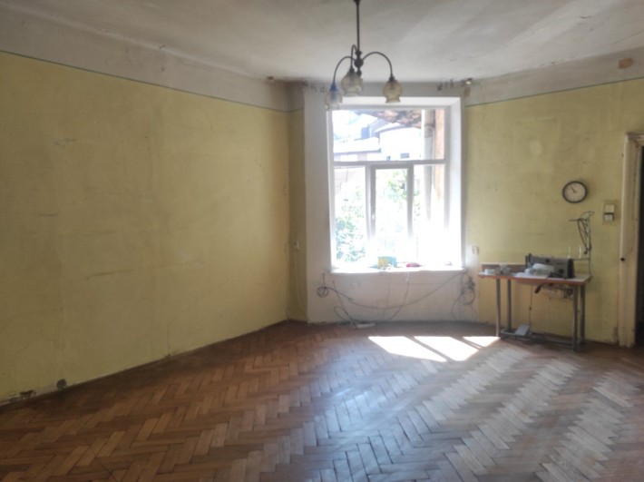 2 кім. кв-ра вул. Ів.Франка. 3/3. 93,1/52,5/18,9. Дер.пер. 90тис.дол. - фото 1