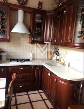 ПРОДАЖ 3-кімнатна квартира з гаражем на 2-ві автівки. - фото 1