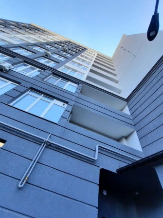 Продам 1 комнатную квартиру в клубном доме. Ремонт. - фото 1