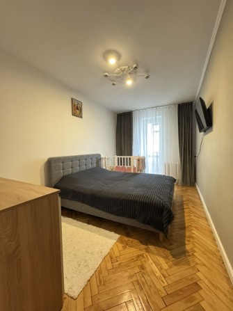 Продаж з-х кімнатної квартири - фото 1