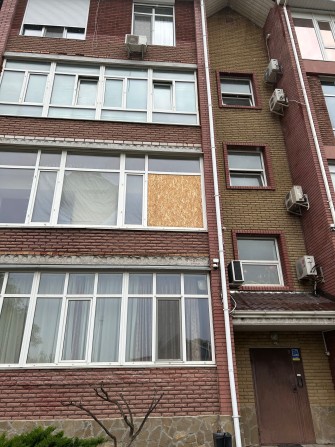 Продаеться 3 к/к  в центрі - фото 1