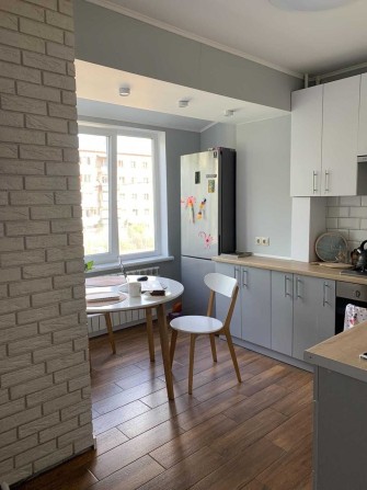 Продаж 3-кімнатної квартири з ремонтом, вул. Сластіона 58 - фото 1