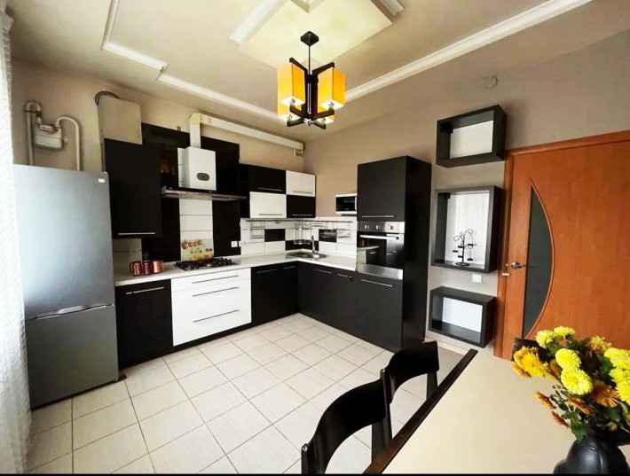 Продам 2 кім кв Соборна, ремонт, меблі, техніка - фото 1