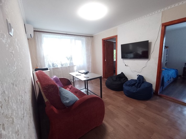 Продам 3-х кімнатну квартиру з ремонтом - фото 1