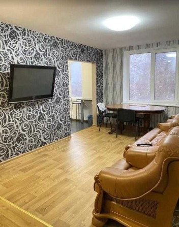 Продам 3 к кв с капитальным ремонтом район Холодная гора - фото 1