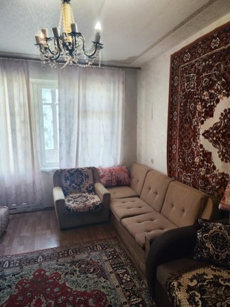 Продаю 1к/кв ул.Комонавтов 6/9,43/17/9,балкон,лоджия 19500 - фото 1