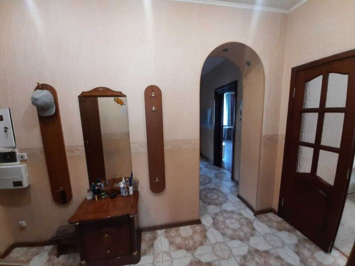 3-комн. сталинка, 75 кв., кирпич, 3/5, ремонт, ЦЕНТР! - фото 1