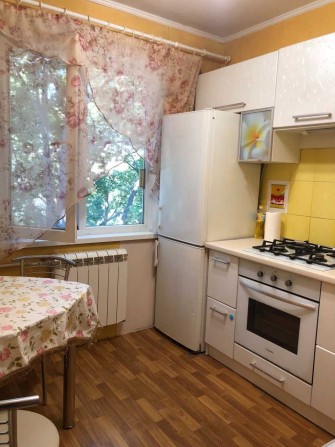 Продам уютную 1 комнатную квартиру с ремонтом в Центре Черемушек. - фото 1